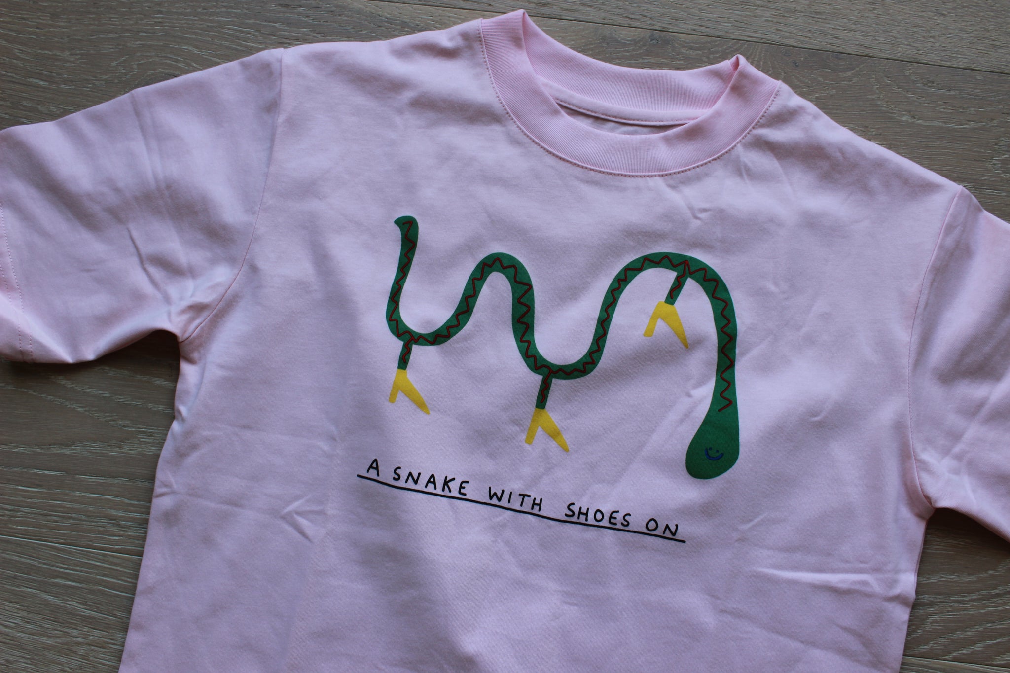 SNAKE WITH SHOES | unisex Tshirt